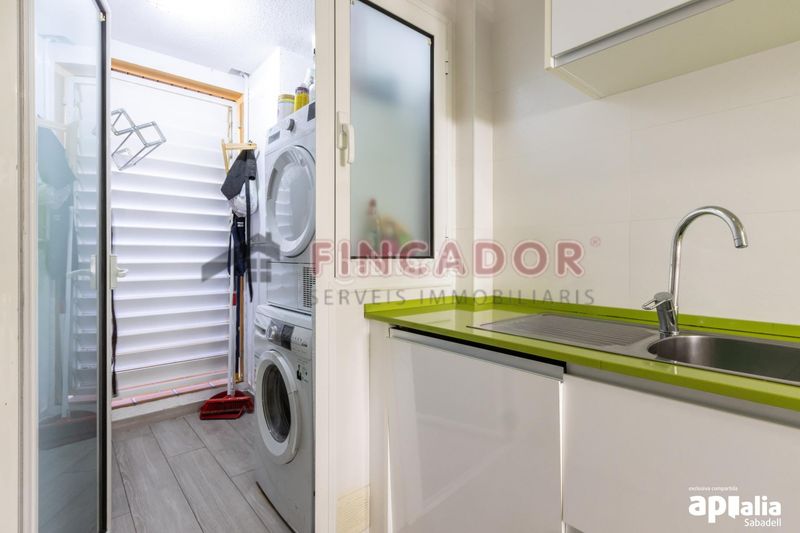 Foto d8997fcd-7ac4-4417-b190-09694b0abf14. Duplex avec chauffage dans Eixample Sabadell