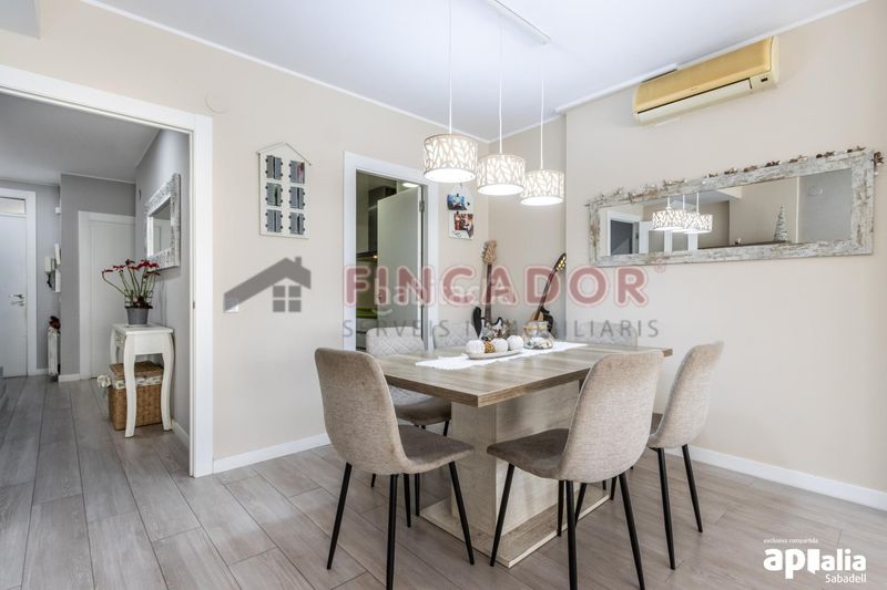 Foto e6e655b9-6714-45d6-8973-24ca53dce503. Duplex avec chauffage dans Eixample Sabadell