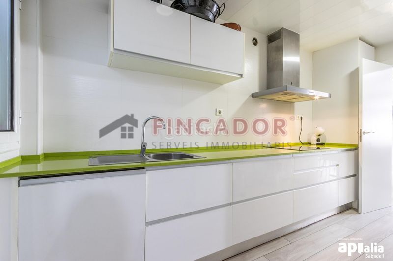 Foto e744ba57-bacf-48e6-82ad-ddac83a6a9bc. Duplex avec chauffage dans Eixample Sabadell