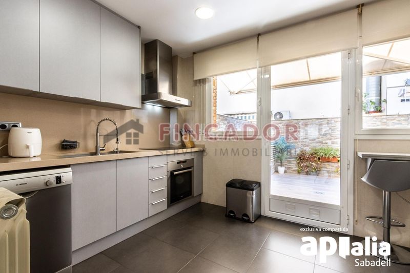 Foto 3f1be989-43a3-4e31-aaf6-c7ebe29cbaec. Casa amb calefacció aparcament a Creu Alta Sabadell