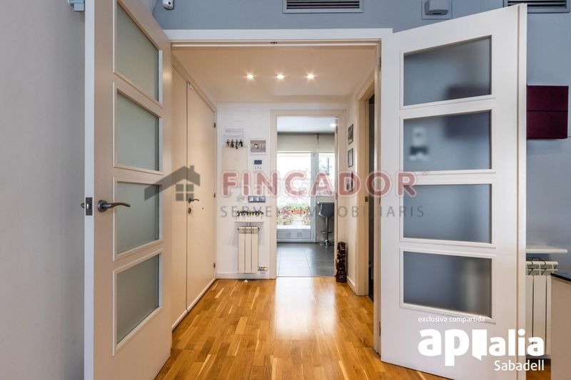 Foto 7dd90d62-ea0f-4b71-a23e-3f2d16a45f0c. Casa amb calefacció aparcament a Creu Alta Sabadell