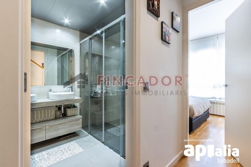 Foto 9955c233-eec6-4684-93d1-c6946852aed1. Casa amb calefacció aparcament a Creu Alta Sabadell