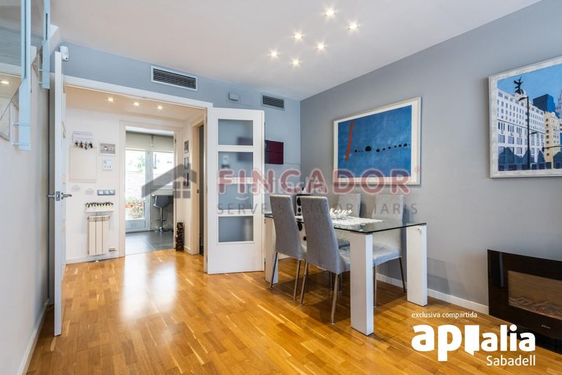 Foto b14578e4-053c-4a19-8701-d14dc7ddb366. Casa amb calefacció aparcament a Creu Alta Sabadell