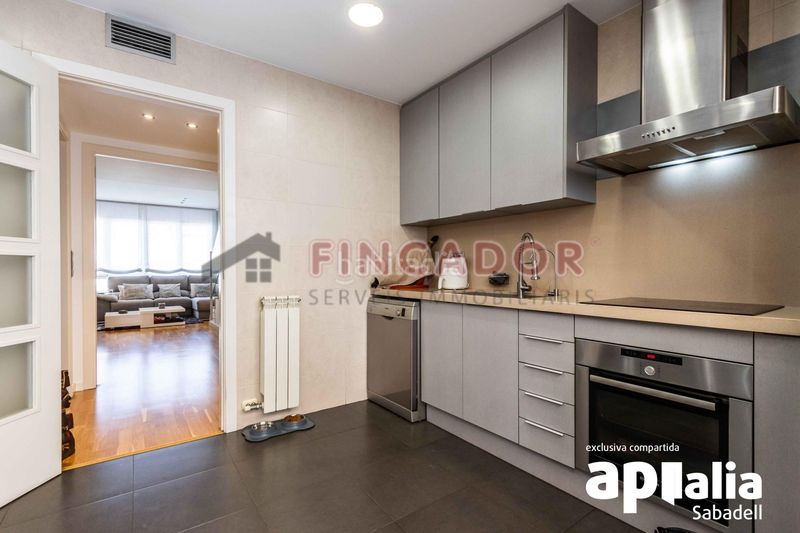Foto b25ee633-c009-4fad-b023-537943b0b685. Casa amb calefacció aparcament a Creu Alta Sabadell