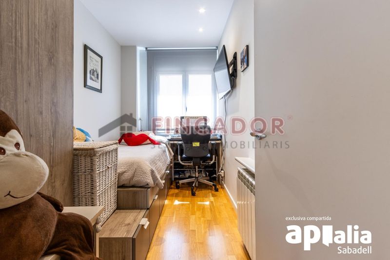 Foto f231f97c-18c1-444a-9400-bd0344057924. Casa amb calefacció aparcament a Creu Alta Sabadell