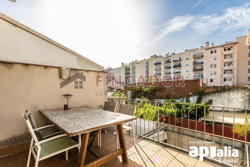 Foto 08f58279-0523-46c2-b718-3451d5c6443a. Casa amb calefacció aparcament a Gràcia Sabadell