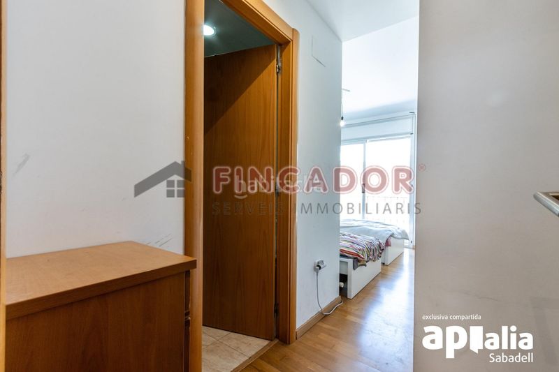 Foto 1c4a88e9-36fe-43de-8c75-7150e4e4fbbc. Casa amb calefacció aparcament a Gràcia Sabadell