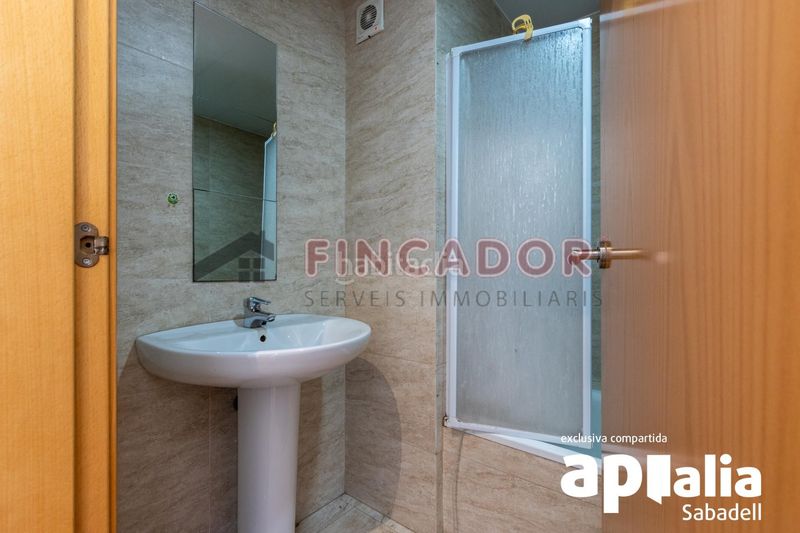 Foto 5b7cc678-0916-4458-80f4-61685b43b6fe. Casa amb calefacció aparcament a Gràcia Sabadell