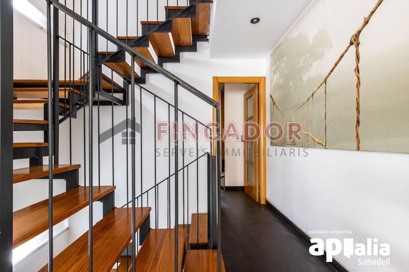 Foto 6010f5a2-6930-42a8-bdc8-9c4b5d1d2ff1. Casa amb calefacció aparcament a Gràcia Sabadell
