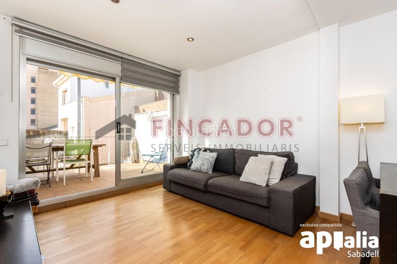 Foto 6a4cde0b-8aef-4276-bfb8-388bd391f2ce. Casa amb calefacció aparcament a Gràcia Sabadell
