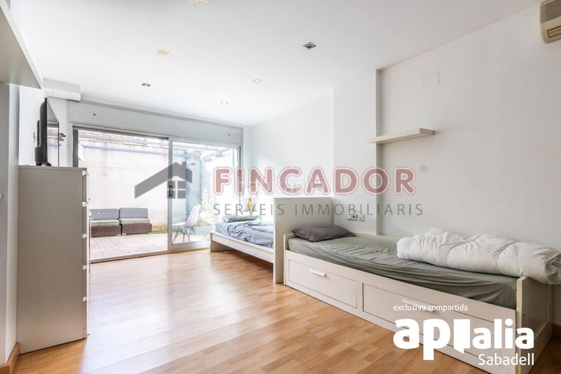 Foto 7e94d971-baa7-47d4-8247-2e16f809504c. Casa amb calefacció aparcament a Gràcia Sabadell