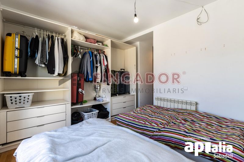 Foto bdeec9d4-78c6-4d50-bc8d-b970953f100c. Casa amb calefacció aparcament a Gràcia Sabadell