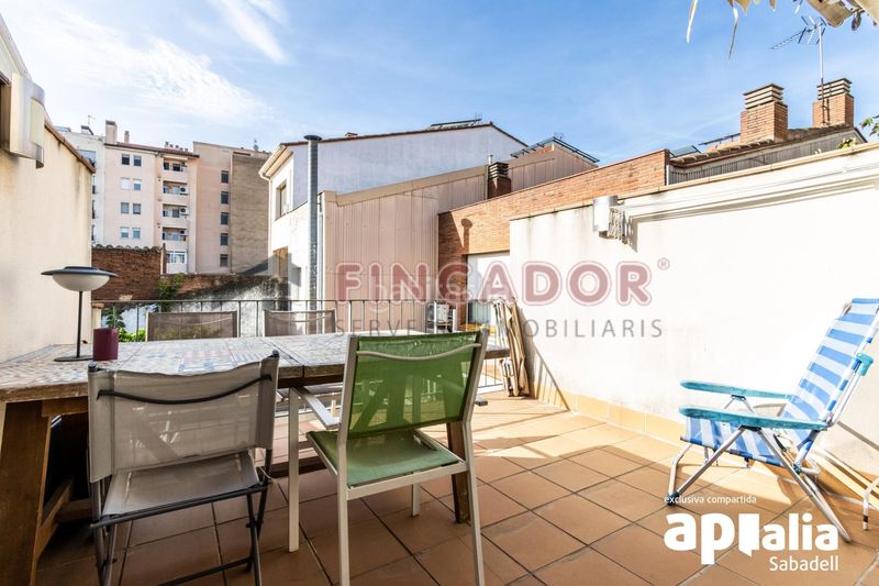 Foto d73d9826-ed34-4863-b3b1-b3ce8d4816a3. Casa amb calefacció aparcament a Gràcia Sabadell