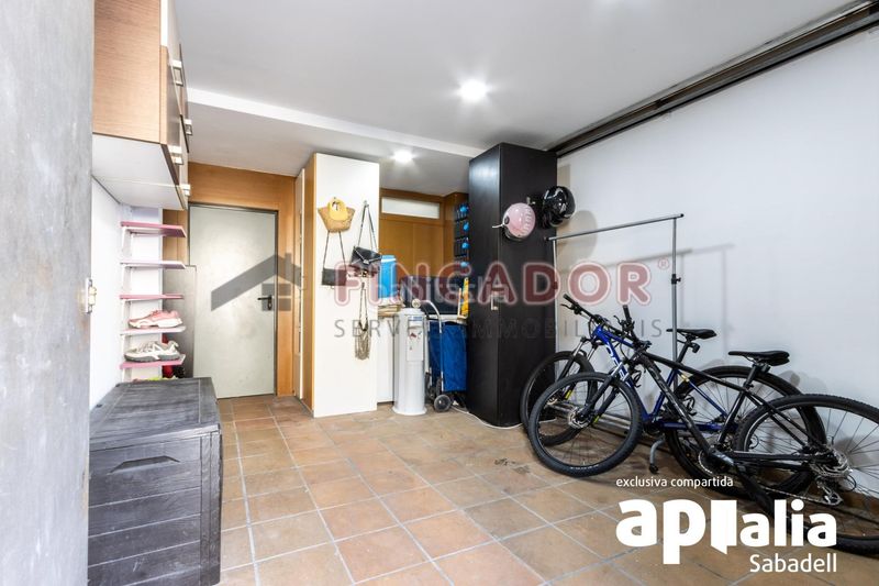 Foto e69a5593-de58-4ce9-8d89-71c455f2188a. Casa amb calefacció aparcament a Gràcia Sabadell