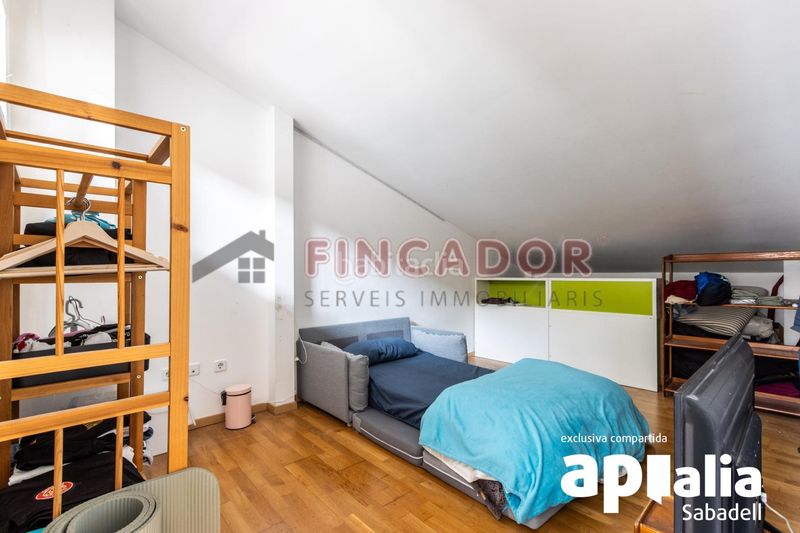 Foto e6b314ee-4cba-444b-ab3d-22b0704ad1e8. Casa amb calefacció aparcament a Gràcia Sabadell