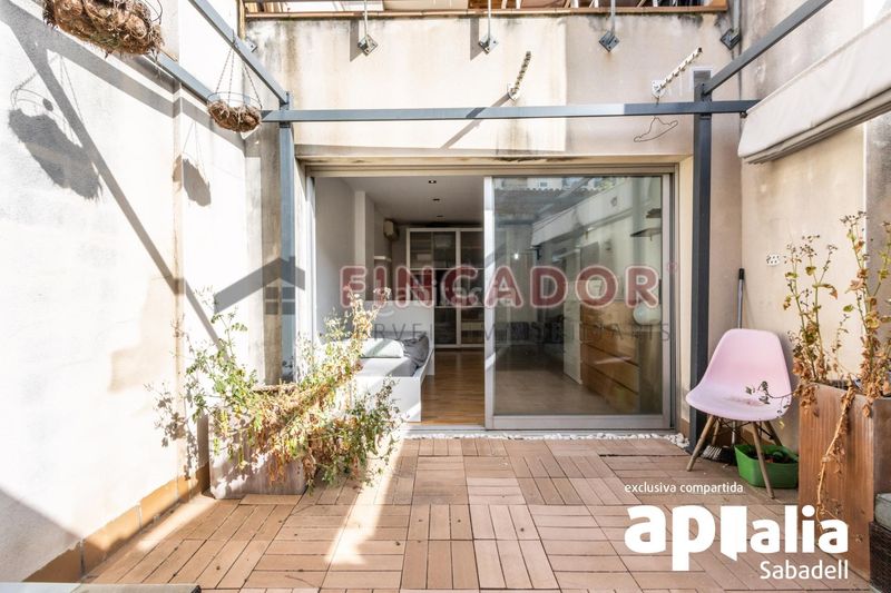 Foto eb4fc834-dd10-4026-95b7-8f1f4a007f80. Casa amb calefacció aparcament a Gràcia Sabadell