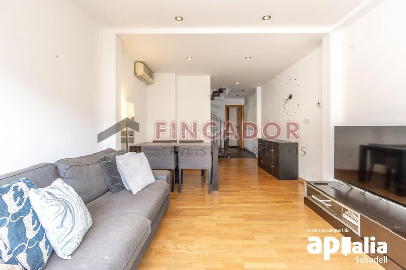 Foto fe8cfe69-11f0-4274-b39e-77b71cd05bfd. Casa amb calefacció aparcament a Gràcia Sabadell