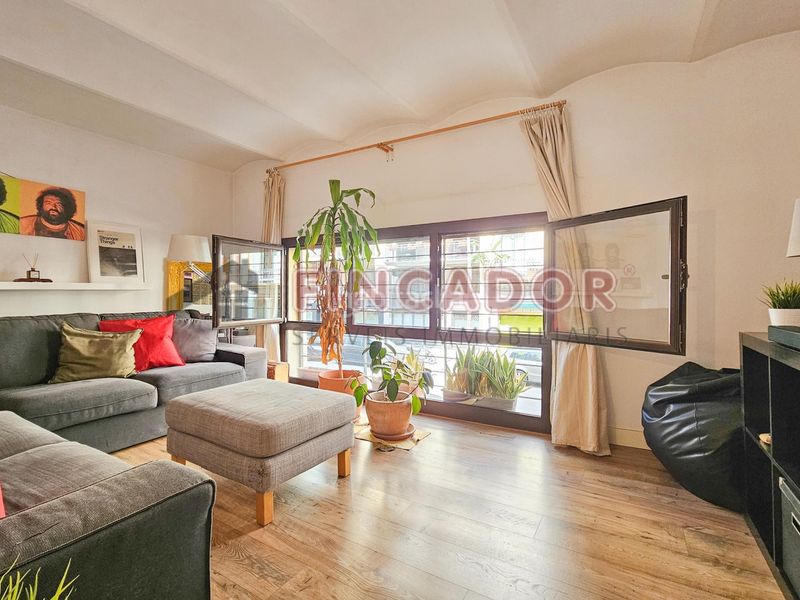 Foto daaa77d7-eaba-48be-a1fe-253a1a85d5ae. Dúplex amb calefacció a El Clot Barcelona