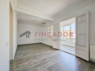 Flat  Carrer de còrsega
