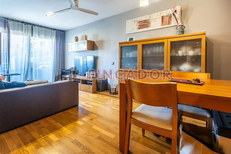 Foto d66a7cc3-4005-4eed-947c-ce323ebc5553. Appartamento con riscaldamento parcheggio in Eixample Sabadell