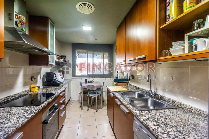 Foto 15bde5b1-1443-48eb-81bd-c98dce19934a. Flat with heating parking in Eixample Sabadell