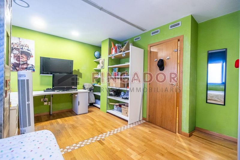 Foto f60c12ca-4851-4b63-b3ae-6facfd3ae2bd. Piso en Eixample Sabadell