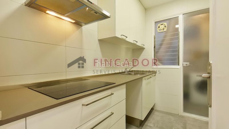 Foto 227f6701-e295-4a17-b6a3-f0d8c5e7d000. Pis amb calefacció a Dreta de l´Eixample Barcelona