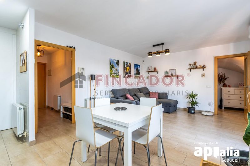 Foto 42ed3a1d-4343-434f-82b9-1e6c4b264744. Duplex con riscaldamento parcheggio in Covadonga Sabadell