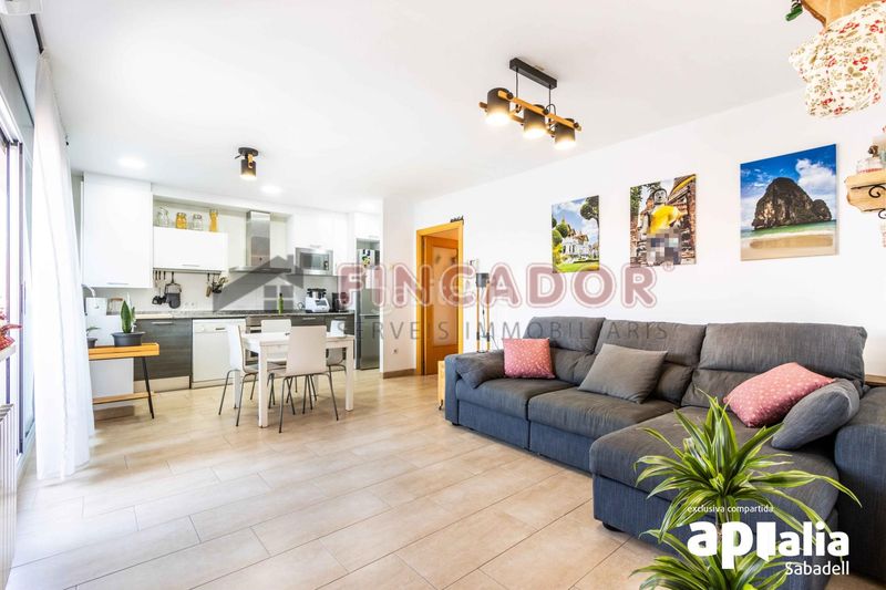 Foto b17c6c88-98d7-4963-899a-431d01ba27db. Duplex con riscaldamento parcheggio in Covadonga Sabadell