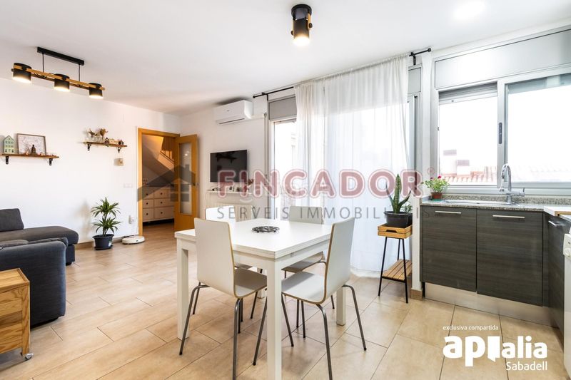 Foto c98ae5d7-eab0-472f-93c7-f4c54c525d15. Duplex con riscaldamento parcheggio in Covadonga Sabadell