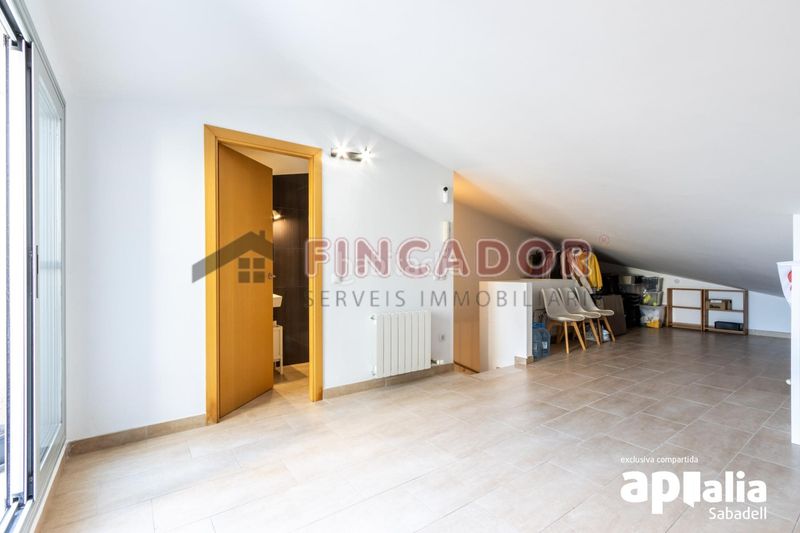 Foto cc13248d-632f-4ac9-9244-9675e39795ec. Duplex con riscaldamento parcheggio in Covadonga Sabadell