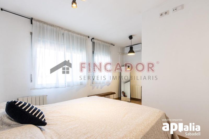 Foto e51d1d5c-bf95-4fbf-80d4-81c8496f77f0. Duplex con riscaldamento parcheggio in Covadonga Sabadell