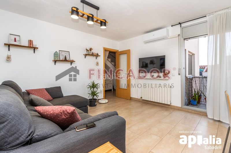 Foto ee76017f-f49e-42c7-bb40-c1d9bc183539. Duplex con riscaldamento parcheggio in Covadonga Sabadell