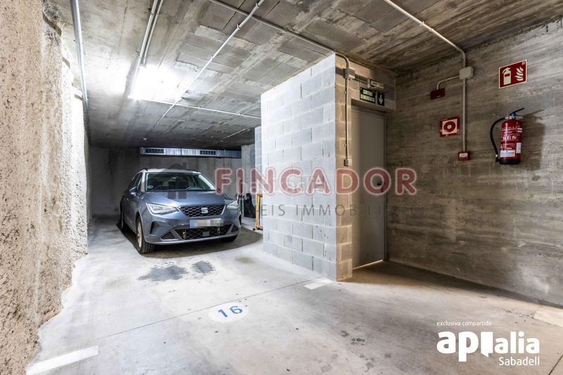 Foto f56455b5-8fac-4bcc-bbe1-66f6b5093c4e. Duplex con riscaldamento parcheggio in Covadonga Sabadell