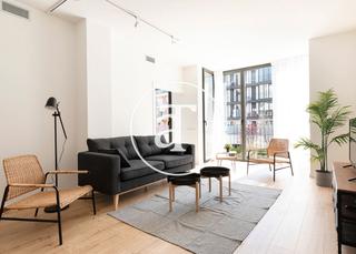 Lloguer Pis  Passatge de saladrigas. Apartamento de alquiler temporal con 3 habitaciones dobles y pis