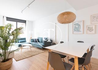 Affitto Monolocale in Passatge de saladrigas 10. Apartamento de alquiler temporal con 3 habitaciones dobles y pis