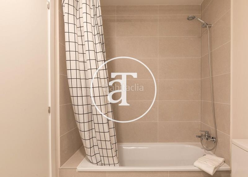 Foto 55fd656c-69a4-455c-8fde-680b9a30f9a4. Alquiler estudio en passatge de saladrigas 10 apartamento de alquiler temporal con 3 habitaciones dobles y piscina comunitaria en Barcelona