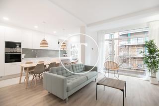 Alquiler Piso en Carrer del rosselló 290. Apartamento de alquiler temporal de 3 habitaciones dobles en eix