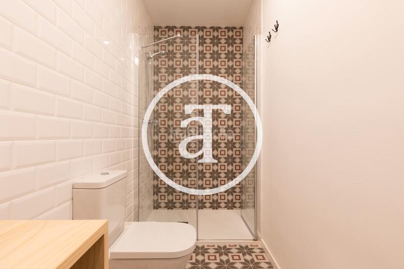 Foto 2a2b8c44-ab09-478e-ba48-736c30aa3352. Alquiler piso en carrer de joaquín costa 36 cómodo apartamento con excelente ubicación en Barcelona