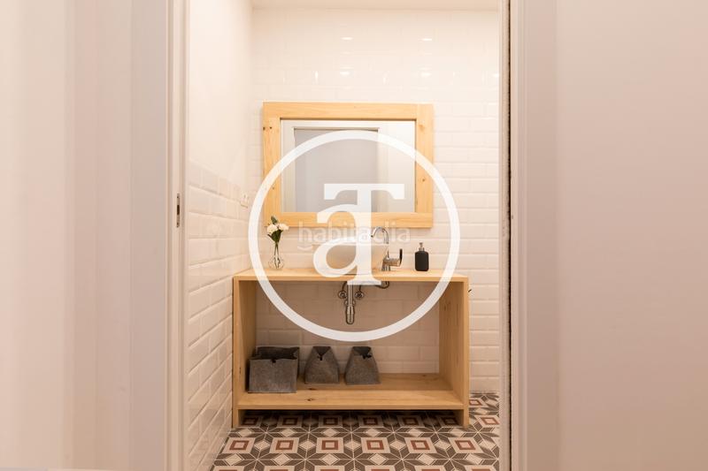 Foto 4d1fb526-f848-4912-8427-ccd5a6dea202. Alquiler piso en carrer de joaquín costa 36 cómodo apartamento con excelente ubicación en Barcelona