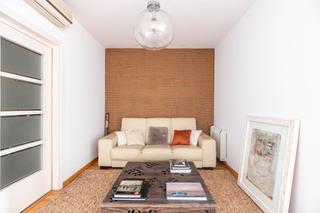 Lloguer Pis  Carrer bassols. Apartamento de alquiler temporal de 2 habitaciones en el corazón