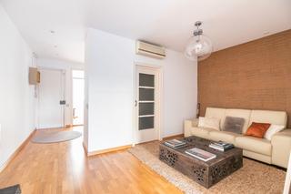 Lloguer Pis  Carrer bassols. Apartamento de alquiler temporal de 2 habitaciones en el corazón