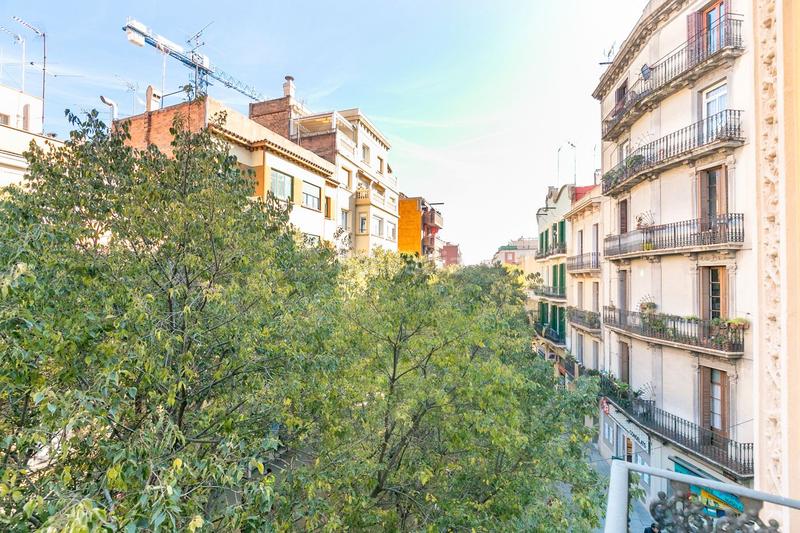 Foto f80fe59a-3f2f-45a6-b9c8-8a2da2bf38c5. Location appartement avec chauffage dans El Camp de l´Arpa del Clot Barcelona