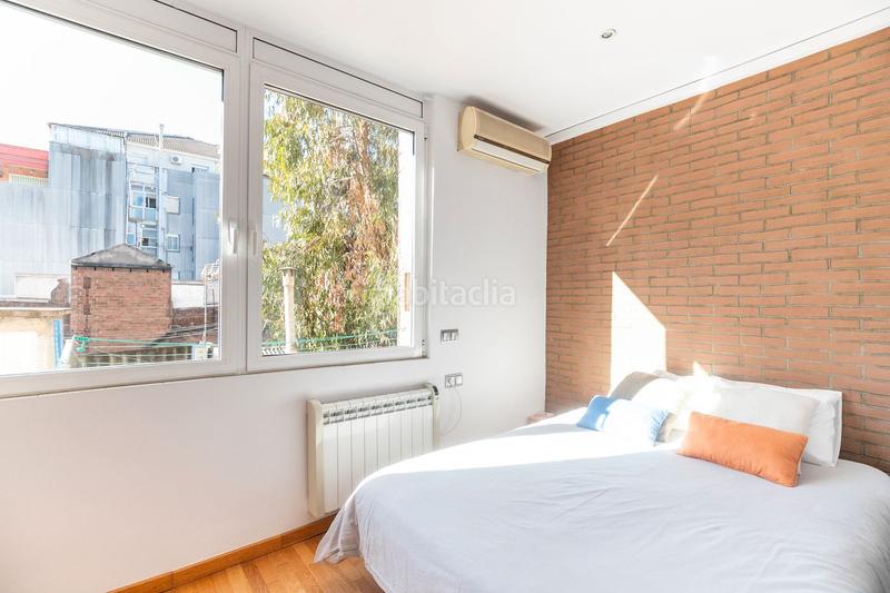 Foto 5c1ca222-7a30-4b7b-a806-bb8f242f8bf7. Miete etagenwohnung mit heizung in El Camp de l´Arpa del Clot Barcelona