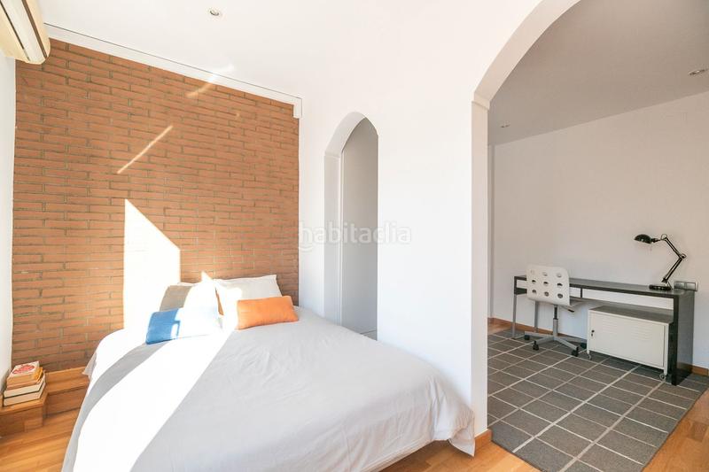 Foto 915f149c-d2e8-432a-b3fd-7d879a6730c6. Miete etagenwohnung mit heizung in El Camp de l´Arpa del Clot Barcelona