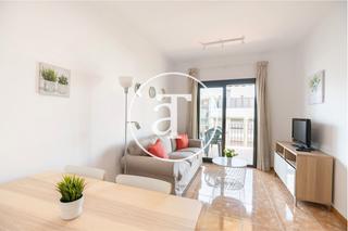 Miete Etagenwohnung  Carrer de sardenya. Apartamento de alquiler temporal con 3 habitaciones dobles y ter
