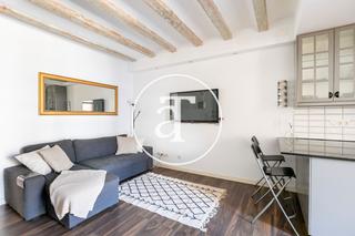 Lloguer Pis  Carrer de la creu dels molers. Piso de alquiler temporal de 2 habitaciones y estudio en sants