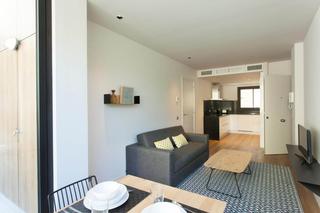 Lloguer Pis a Carrer de ticià 46. Magnífico apartamento con zona ajardinada y balcón