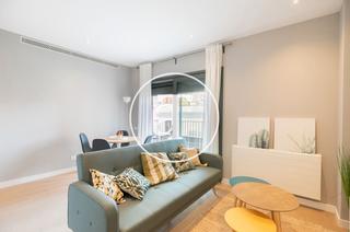 Location Appartement  Carrer d'àlaba. Apartamento de alquiler temporal con dos habitaciones dobles y t