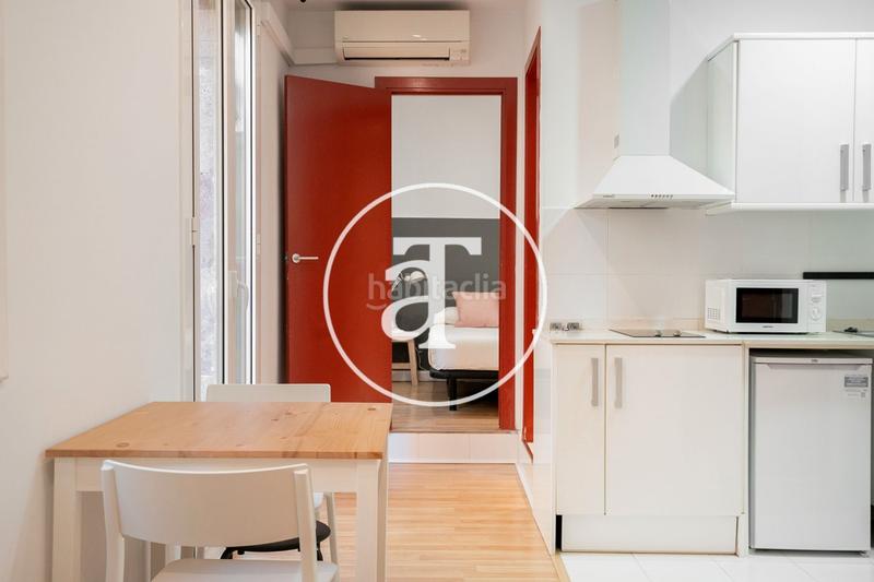 Foto 08532091-0c57-460c-878e-ee62415c315a. Rent flat in carrer de vinaròs 11 in Barceloneta Barcelona